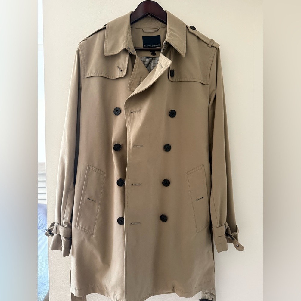 Tan Trench Coat - gorgeous fit & barely worn - Banana Republic